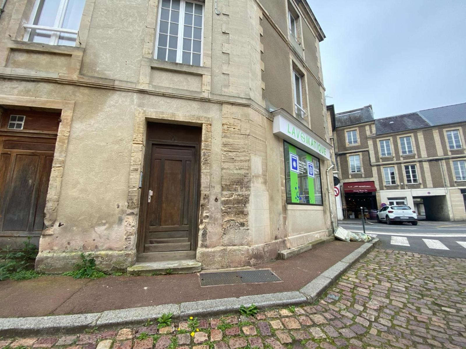 Les Combles De L Aure Grand Studio Cosy Confortable Classe 3 Etoiles Centre Bayeux 2 Mn A Pied Cathedrale Proche Plages Du Debarquement Экстерьер фото
