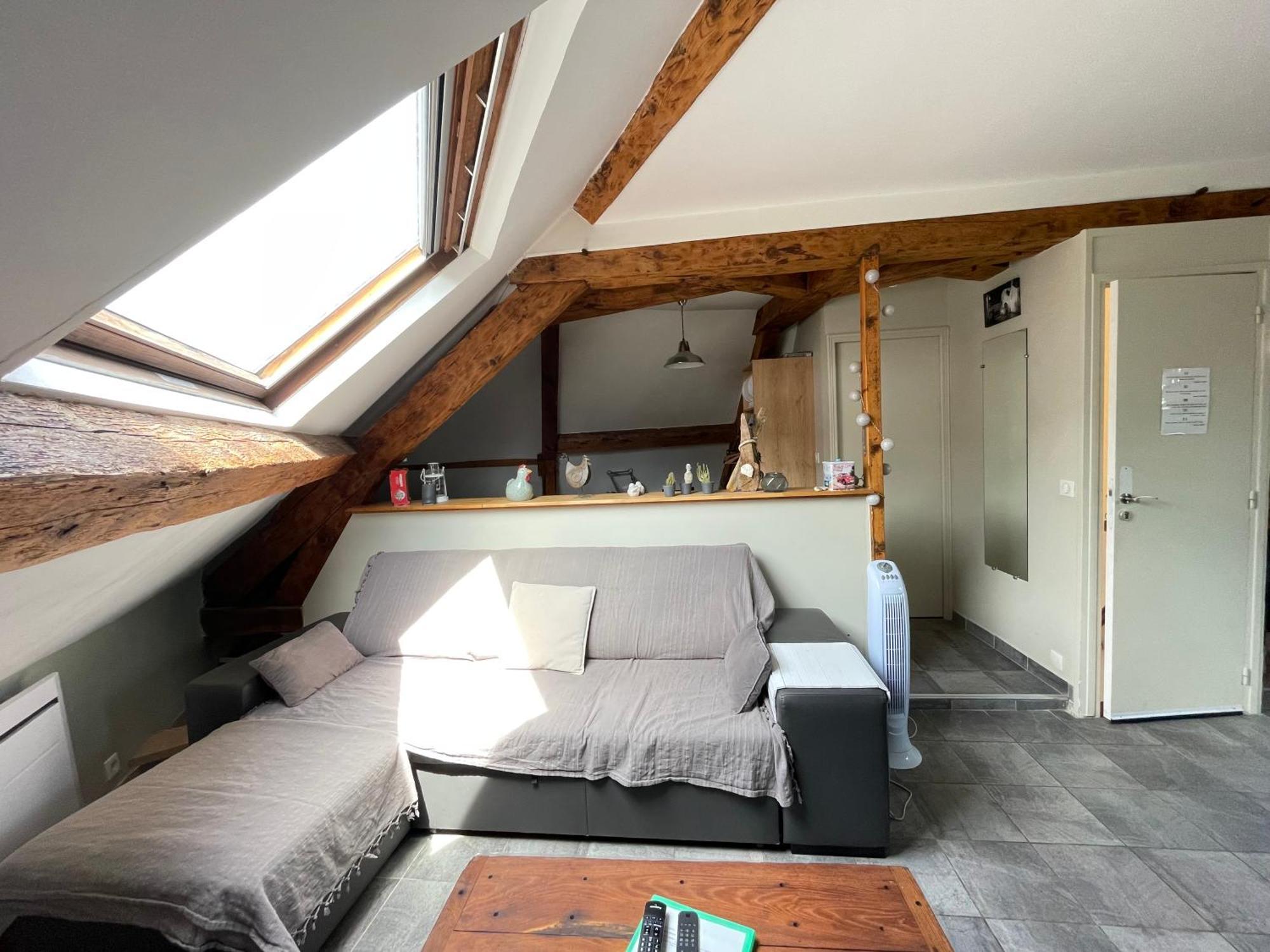 Les Combles De L Aure Grand Studio Cosy Confortable Classe 3 Etoiles Centre Bayeux 2 Mn A Pied Cathedrale Proche Plages Du Debarquement Экстерьер фото