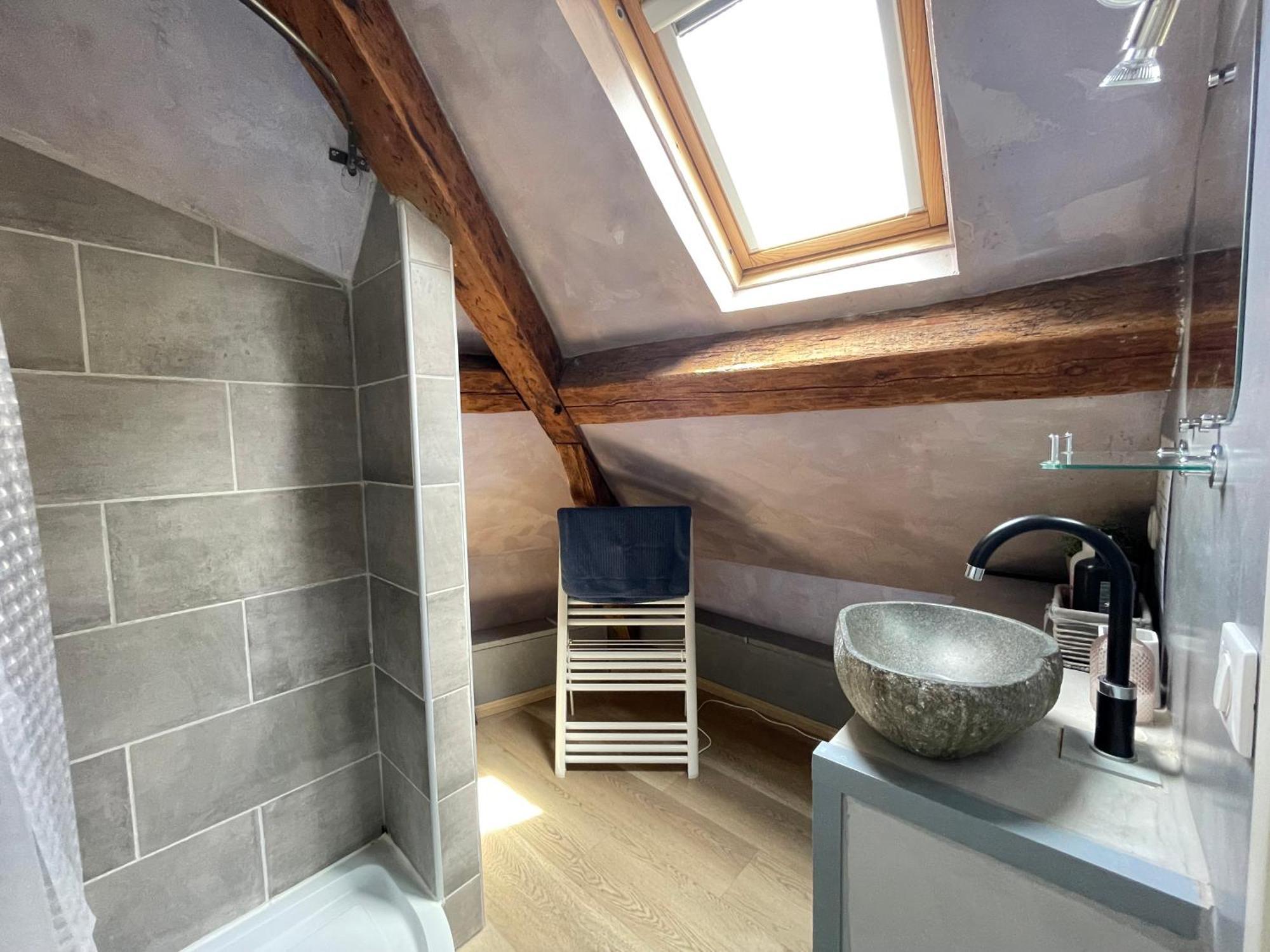 Les Combles De L Aure Grand Studio Cosy Confortable Classe 3 Etoiles Centre Bayeux 2 Mn A Pied Cathedrale Proche Plages Du Debarquement Экстерьер фото